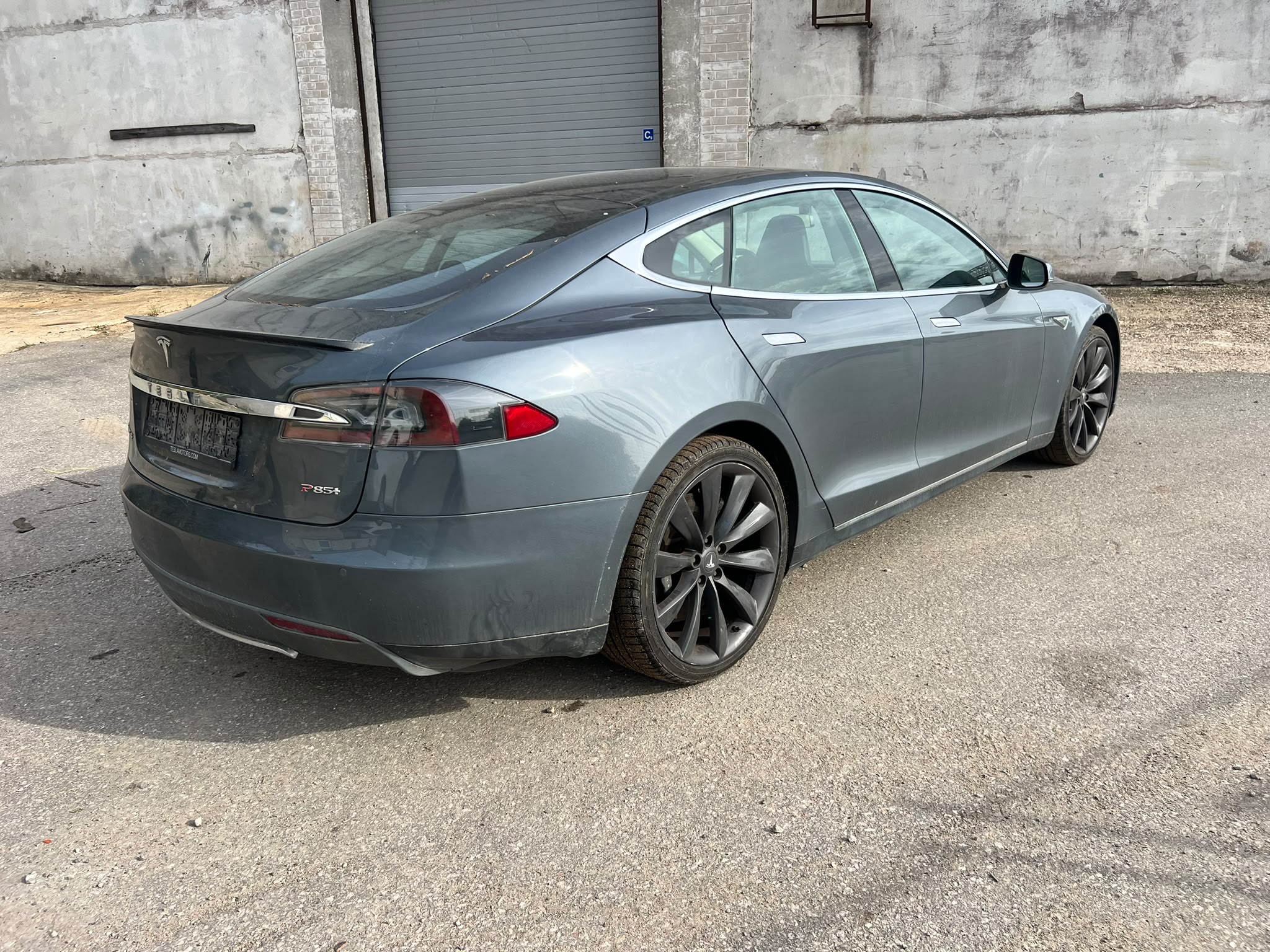 
								Model S P85+ full									