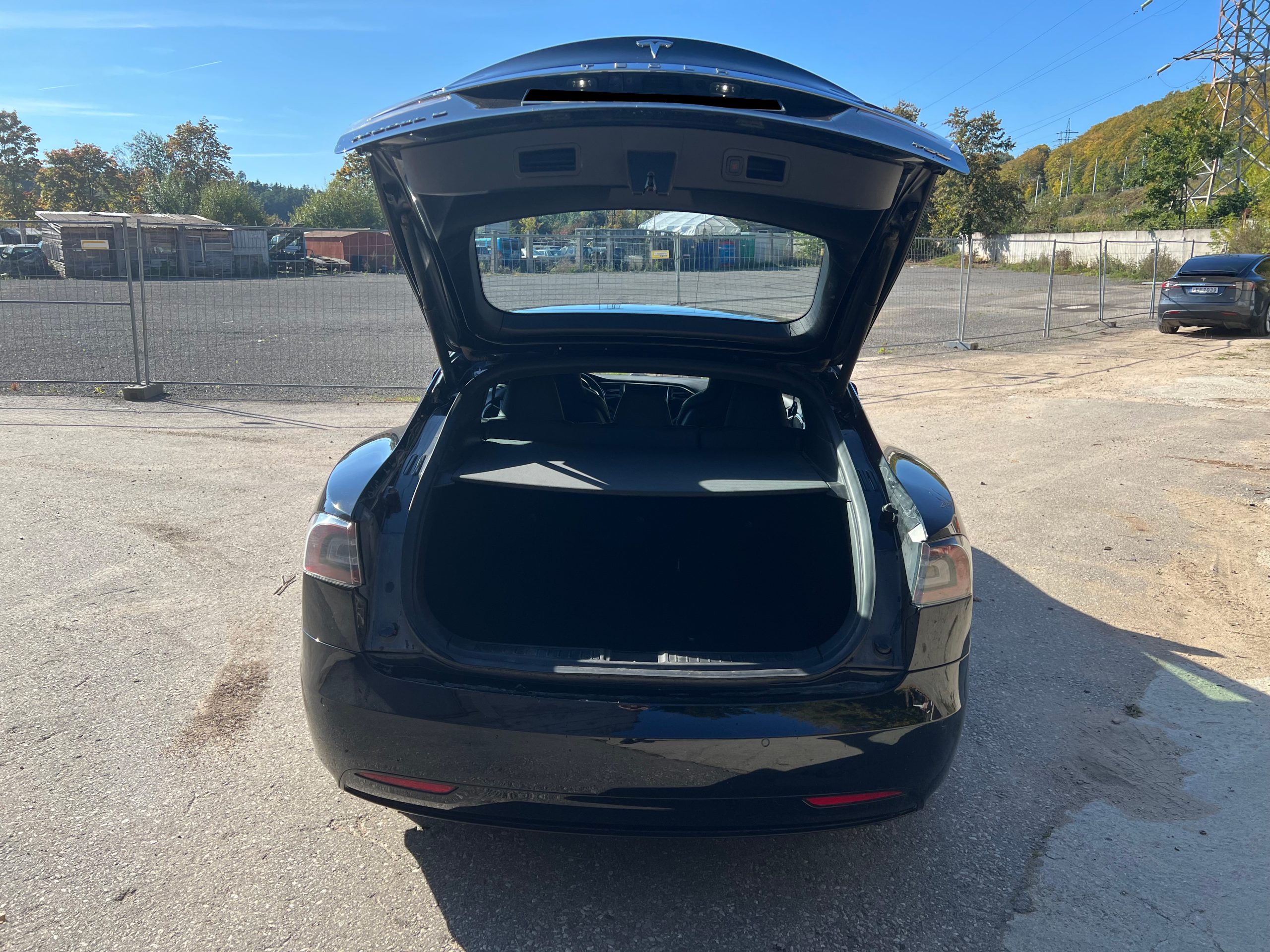 
								Model S 75D full									