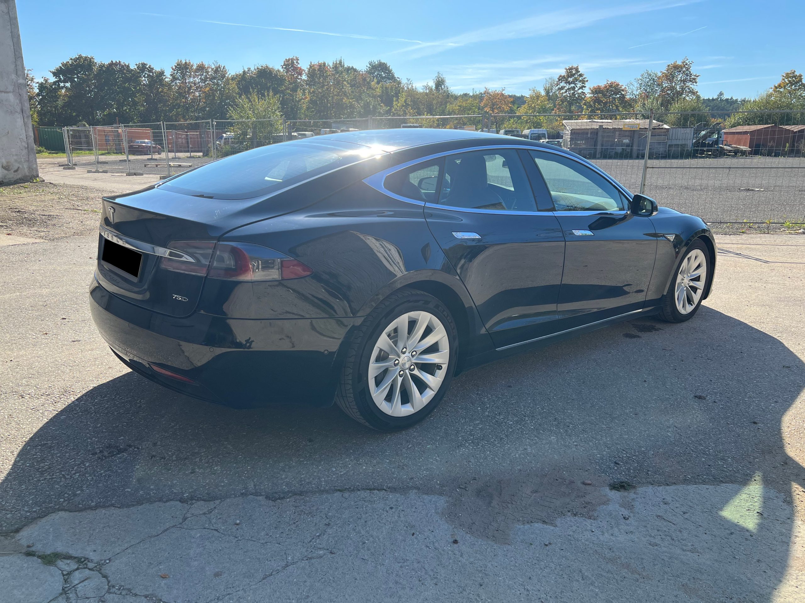 
								Model S 75D full									
