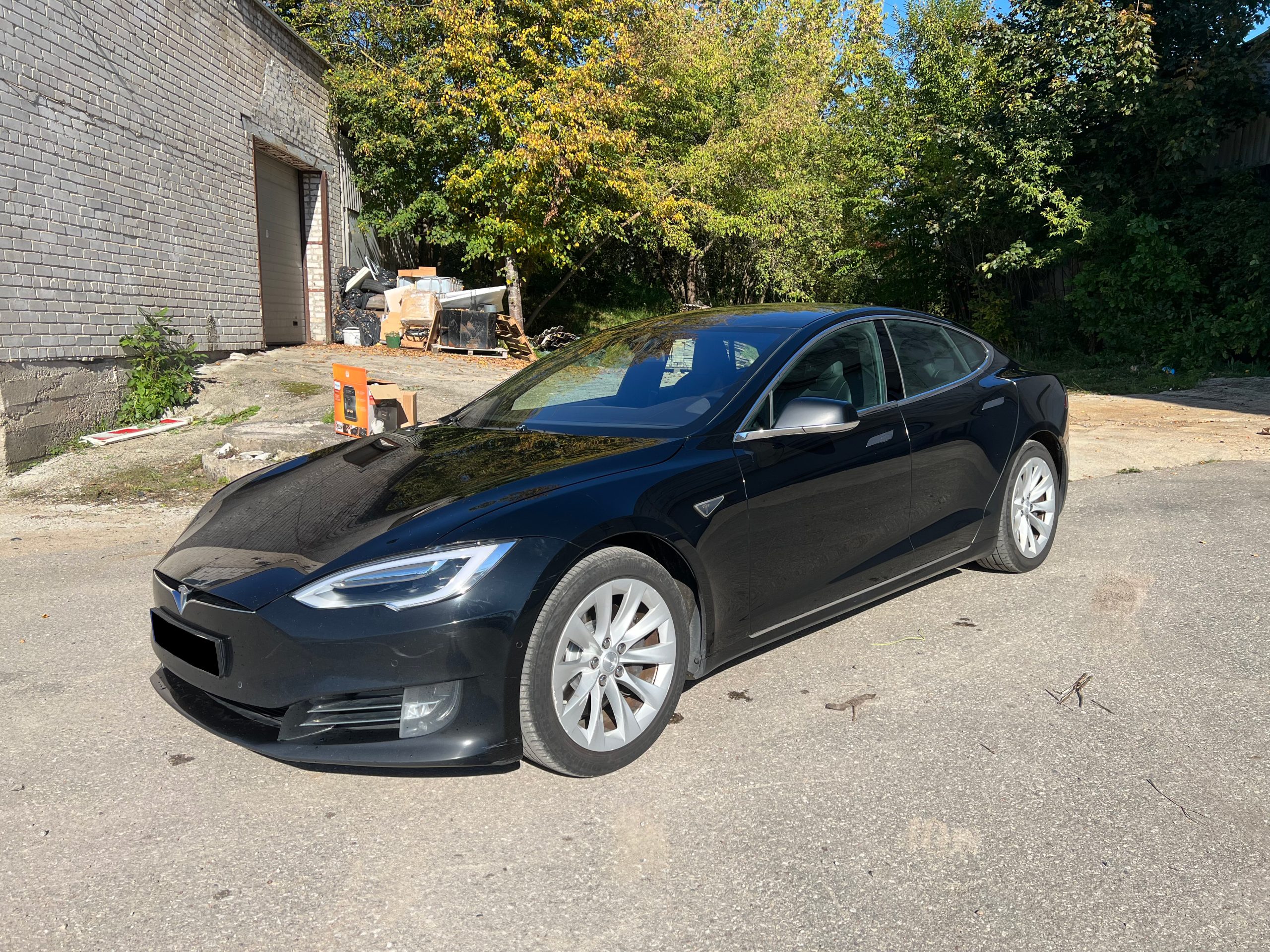 
								Model S 75D full									